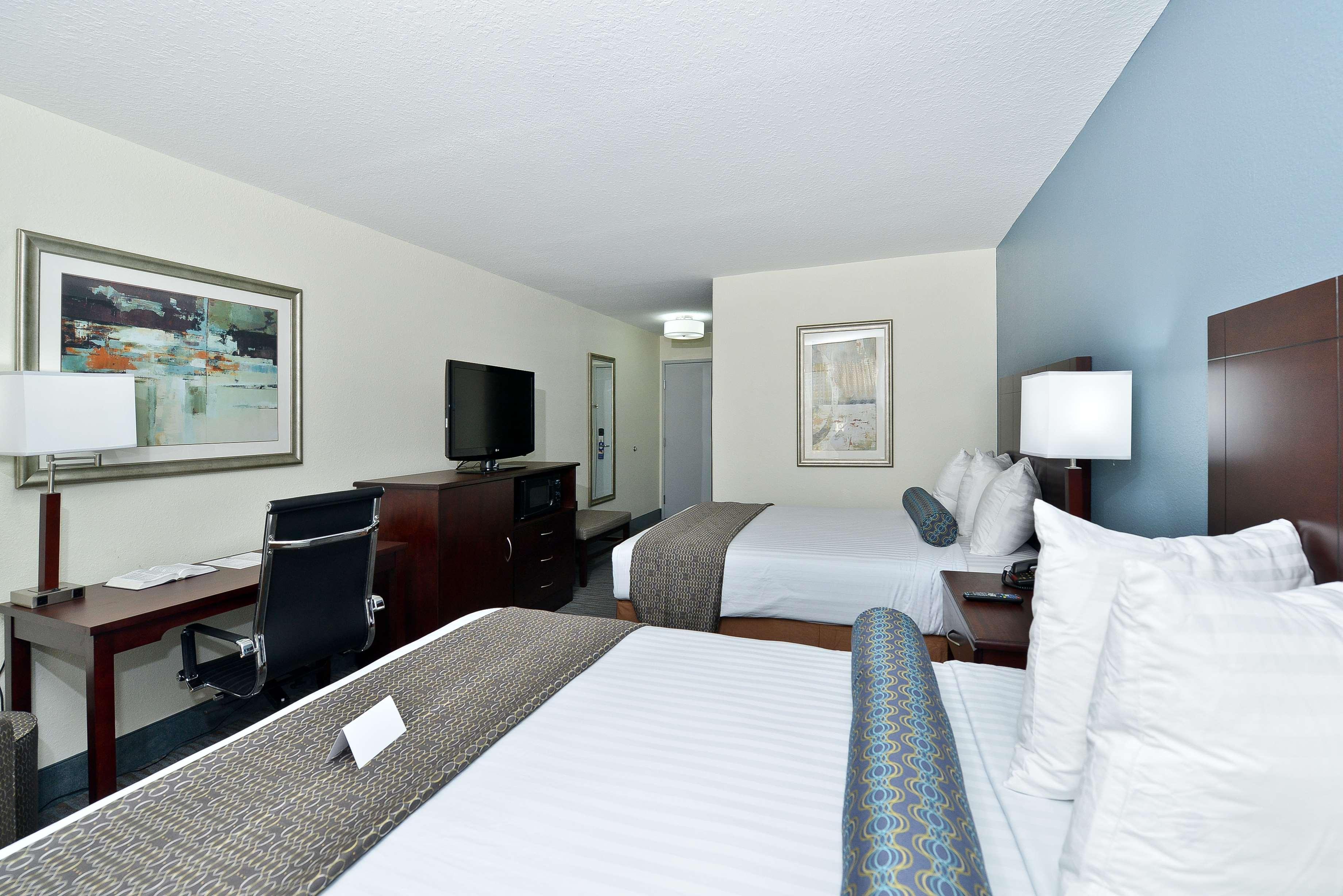 Best Western Plus Orange County Vidor Bagian luar foto