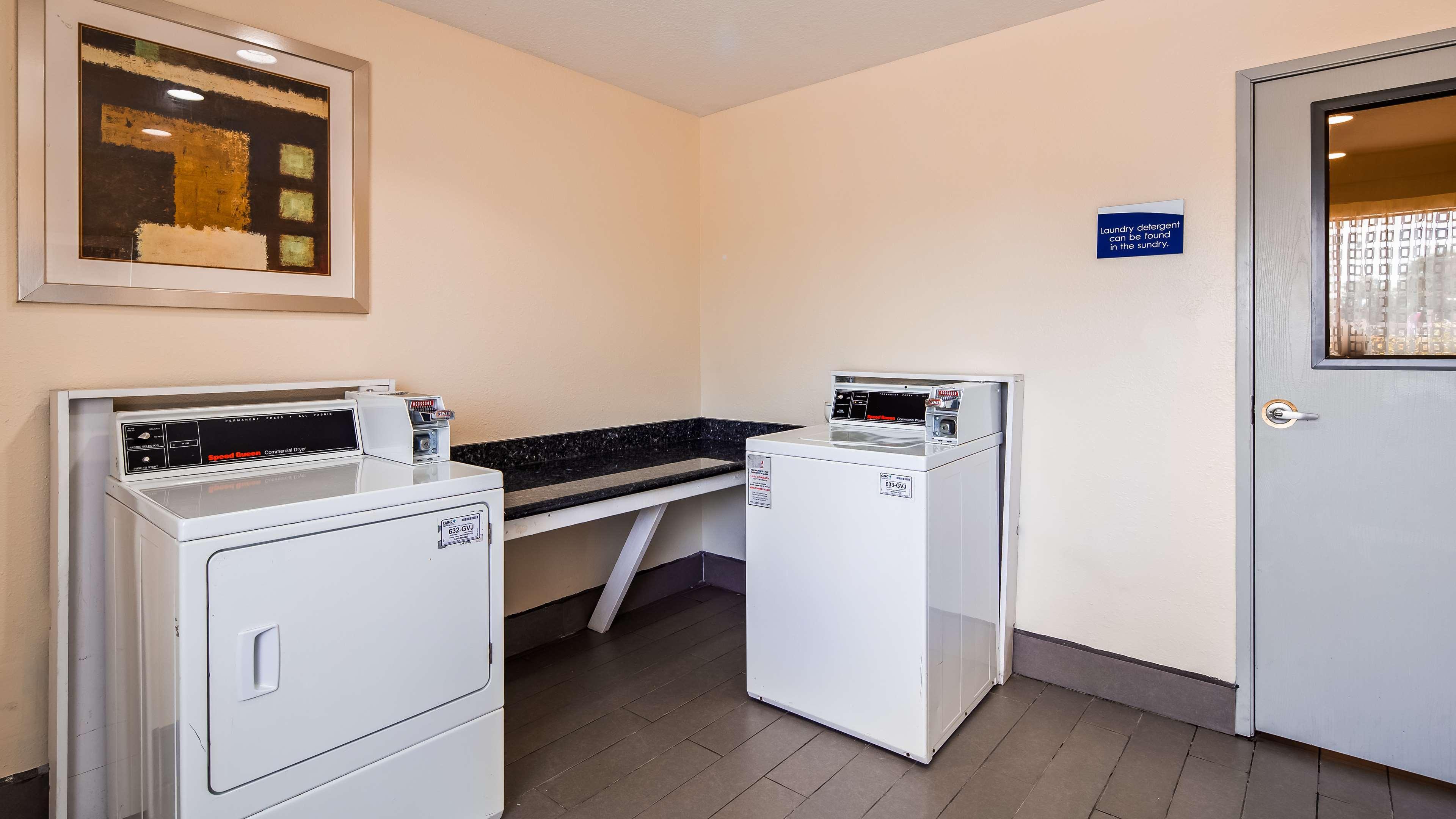 Best Western Plus Orange County Vidor Bagian luar foto