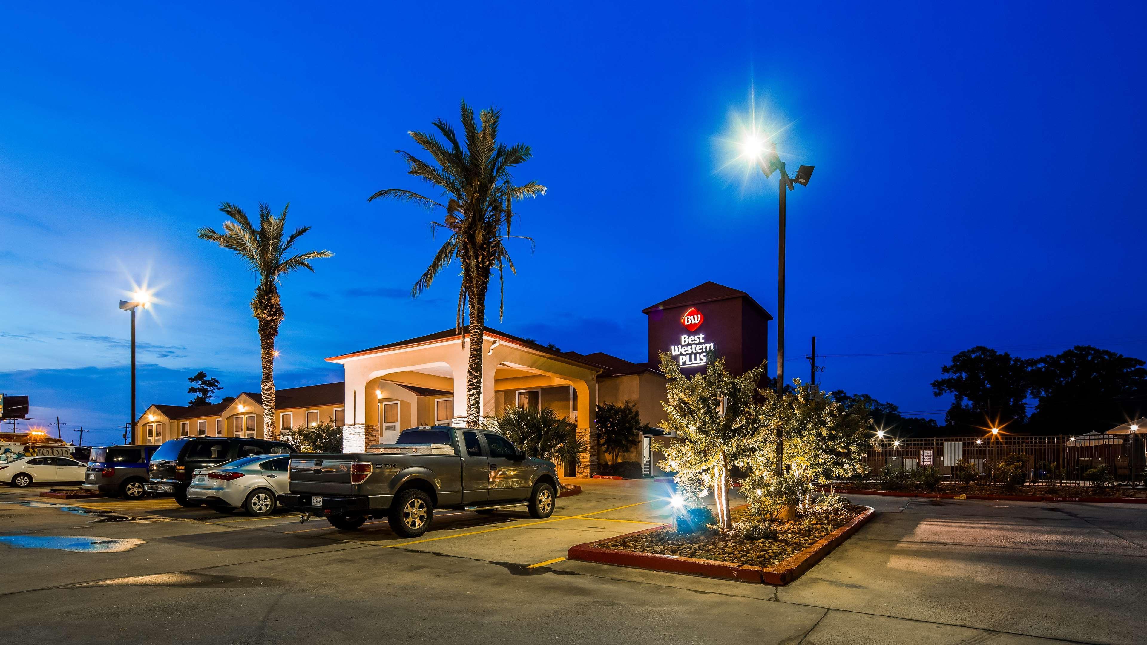 Best Western Plus Orange County Vidor Bagian luar foto